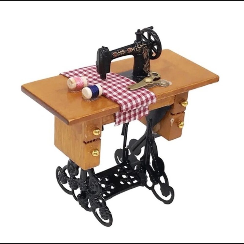 Miniature Sewing Machine - Picture 2 of 5